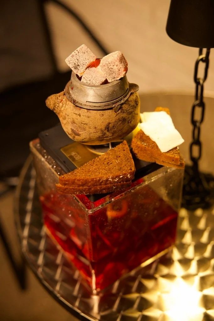 Beet bowl, bread and coals