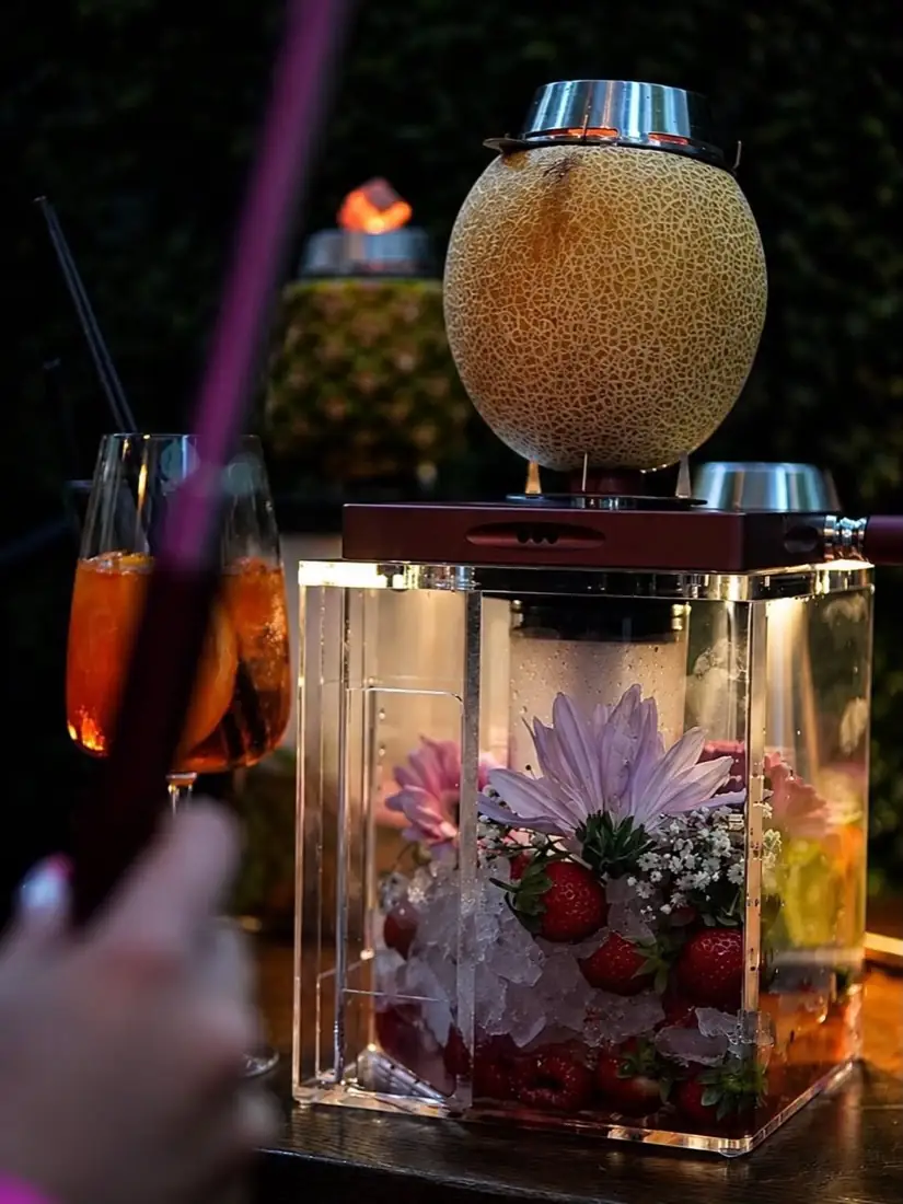 Square shisha with melon bowl and fruit base at O.S Smoke